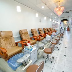 Daisy Nails & Spa - Pedicure Area