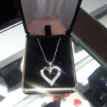 Perris Pawn - 10k yellow gold diamond heart pendant with 25.5" 10k yellow gold chain. - Pawn Shops Near Me - Perris, California