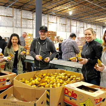 Food Lifeline - Volunteers sorting and repacking pears for our hungry neighbors! - Food Banks Near Me - Seattle, Washington Food Lifeline - Volunteers sorting and repacking pears for our hungry neighbors! - Food Banks Near Me - Seattle, Washington