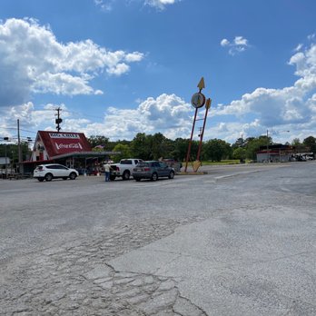 Big Chief Drive-In - cars parked in a lot - Burgers Near Me - Glencoe, Alabama Big Chief Drive-In - cars parked in a lot - Burgers Near Me - Glencoe, Alabama