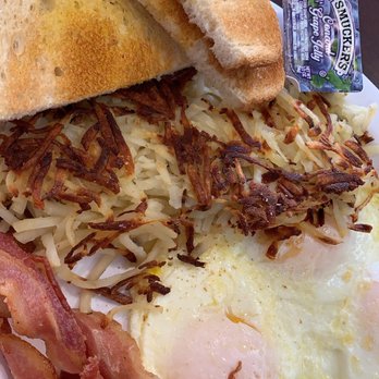 Shorty'z - i got the bacon breakfast dish, it comes with THREE eggs, 4 bacon, FOUR toast & LOTS of hash browns !! all for like $6.85??? - Breakfast & Brunch Near Me - Fullerton, California
