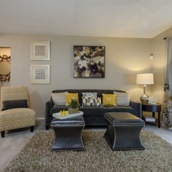 Sturbridge Square Apartments