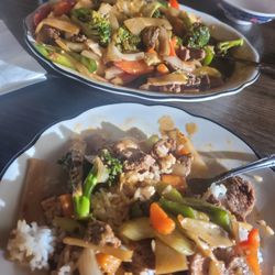 Elkhorn Club & Linda's Thai Room - Hot and Spicy
