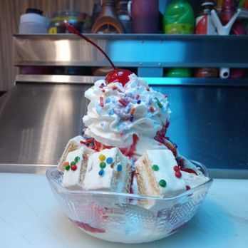Karlos  Ice Cream - Birthday cake sundae. - Ice Cream & Frozen Yogurt Near Me