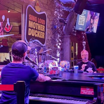 Pete's Dueling Piano Bar - Dueling pianos - Piano Bars Near Me - Austin, Texas Pete's Dueling Piano Bar - Dueling pianos - Piano Bars Near Me - Austin, Texas