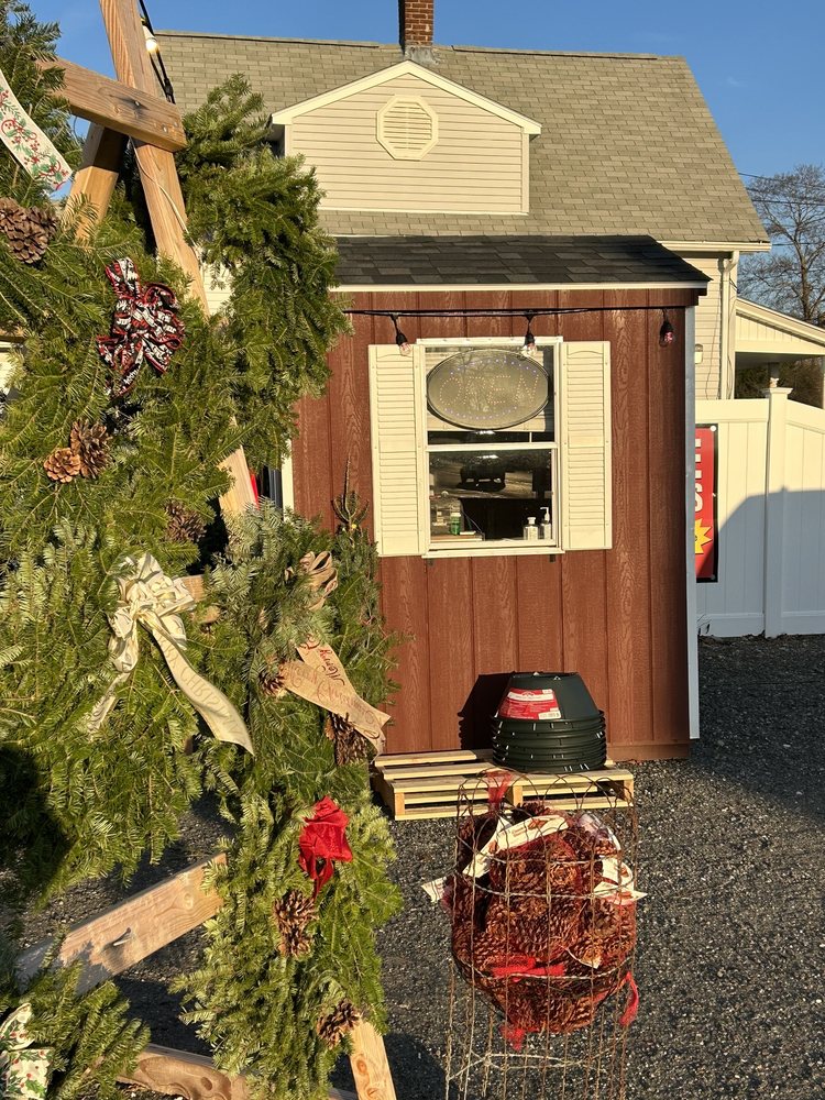 SIOR’S FRESH CUT XMAS TREES 27 Boston Post Rd, Waterford