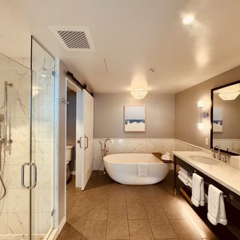 The Seabird Resort - Resorts Near Me - Oceanside, California