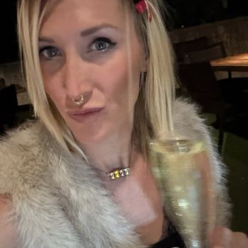Wolfgang's Steakhouse - Try the Veuve - Steakhouses Near Me - Honolulu, Hawaii