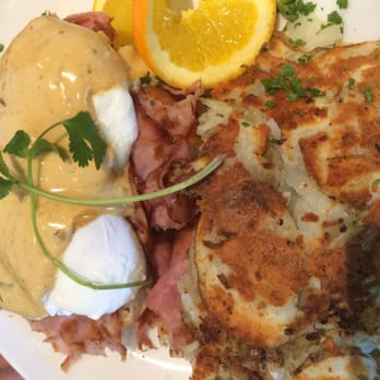 Plums Cafe - Santa Fe Eggs Benedict - Breakfast & Brunch Near Me - Costa Mesa, California