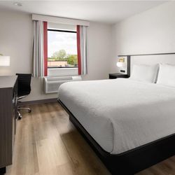 Super 8 by Wyndham York - Guest room