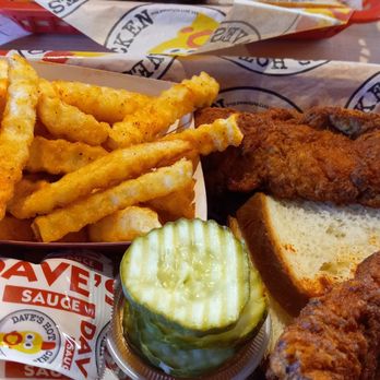 Dave's Hot Chicken - Chicken Shop Near Me - Aurora, Colorado