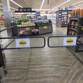Vons - This is sad that they had to install fences and gates. - Grocery Near Me - Orange, California Vons - This is sad that they had to install fences and gates. - Grocery Near Me - Orange, California