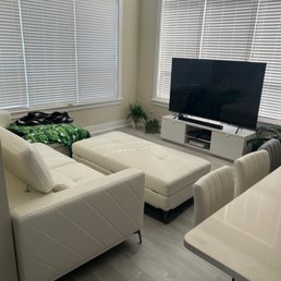 Now I can enjoy my day off on a nice and cold living room Now I can enjoy my day off on a nice and cold living room