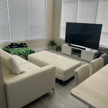 Solstice - Now I can enjoy my day off on a nice and cold living room - Apartments Near Me - Orlando, Florida Solstice - Now I can enjoy my day off on a nice and cold living room - Apartments Near Me - Orlando, Florida