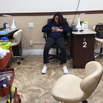 Unique Nails & Spa - La Fer..waiting for Tina.. - Nail Salons Near Me - Orange, California
