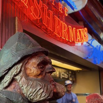 The Fisherman's Restaurant - Front counter of the bar - Seafood Near Me - Seattle, Washington The Fisherman's Restaurant - Front counter of the bar - Seafood Near Me - Seattle, Washington