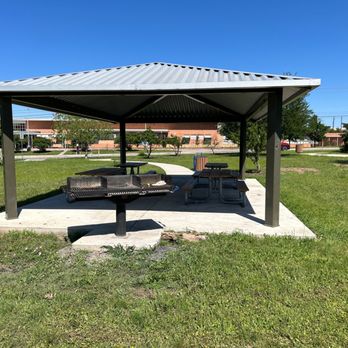 Ponciana park - Covered picnic area with grill - Parks Near Me - Austin, Texas Ponciana park - Covered picnic area with grill - Parks Near Me - Austin, Texas