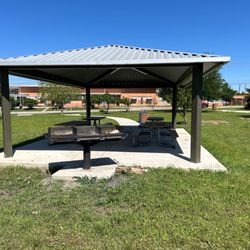 Ponciana park - Covered picnic area with grill
