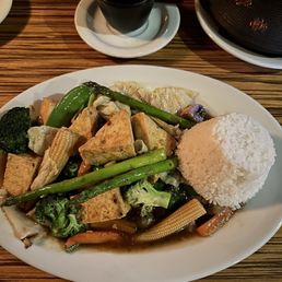Sauteed Mixed Vegetables w/ Tofu Sauteed Mixed Vegetables w/ Tofu