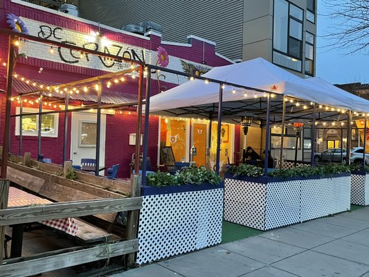 DC Corazon Fonda & Tequileria by null