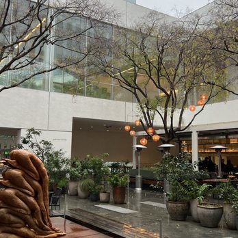 Hammer Museum - Exterior - Museums Near Me - Los Angeles, California