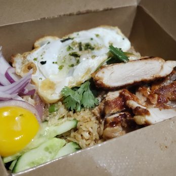 The Hungry Owl - Chicken w/ Fried Rice & Fried Egg ($12) - Food Trucks Near Me - Jacksonville, Florida The Hungry Owl - Chicken w/ Fried Rice & Fried Egg ($12) - Food Trucks Near Me - Jacksonville, Florida