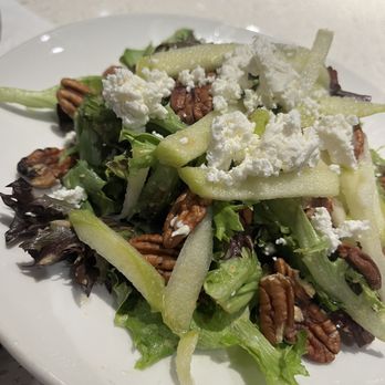 FnG Eats - House salad with Granny Smith apples, walnuts, and goat cheese - New American Near Me - Keller, Texas FnG Eats - House salad with Granny Smith apples, walnuts, and goat cheese - New American Near Me - Keller, Texas