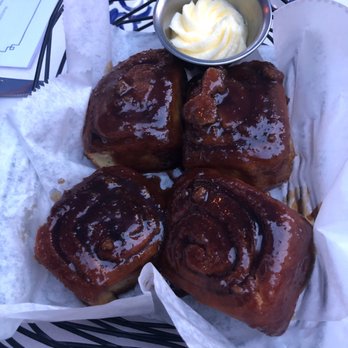 El Chorro - Cinnamon rolls to start - American Near Me - Paradise Valley, Arizona El Chorro - Cinnamon rolls to start - American Near Me - Paradise Valley, Arizona