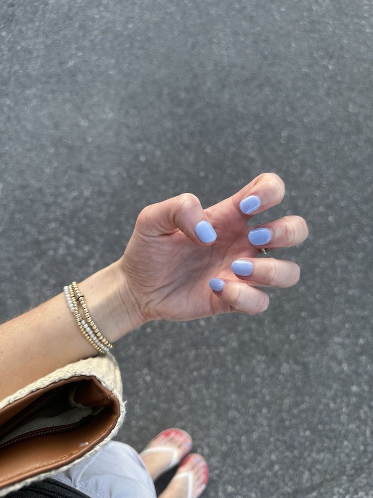 Idol Nails Logo