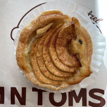Tom N Toms - Mini Apple Pie (TikTok: @justandyvu) - Coffee & Tea Near Me - Los Angeles, California