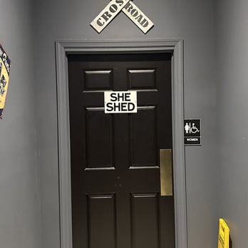 C-Crab - Ladies room - Cajun/Creole Near Me - Camp Springs, Maryland