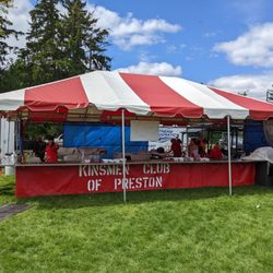Riverside Park - You can get food here.
