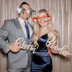 Digital Expressions Photo Booths - Wedding glam!