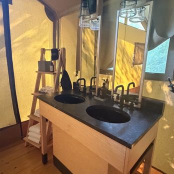 Terramor Outdoor Resort - Bathroom in tent - Resorts Near Me - Bar Harbor, Maine