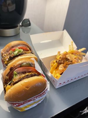 In-N-Out Burger by null