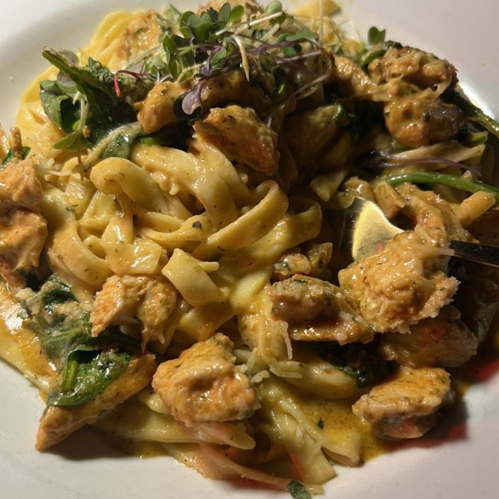 Kiss - Cajun chicken pasta - New American Near Me - Houston, Texas Kiss - Cajun chicken pasta - New American Near Me - Houston, Texas