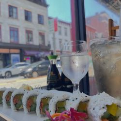 Kin D Thai & Sushi - Vegetable Roll