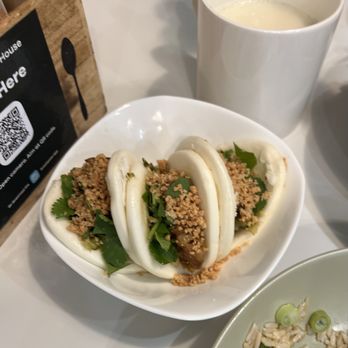 Ooodles Noodle House - Chinese Near Me - Bayside, New York