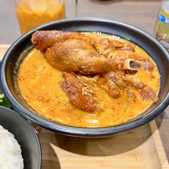 Thai Hot Box - Quarter roasted duck w curry lunch special - Thai Near Me - New York, New York Thai Hot Box - Quarter roasted duck w curry lunch special - Thai Near Me - New York, New York