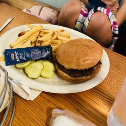 Belgian Waffle & Pancake House - Kids meal Burger
