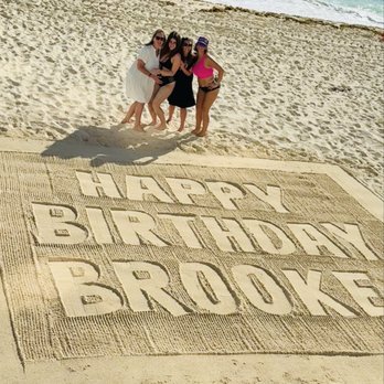 Sun Palace Cancun - Are amazing happy birthday sign for Brooke! - Hotels Near Me - Cancún, ROO
