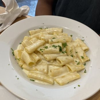 Ugo Trattoria - Paccheri/ Rigatoni Con Quattro Formaggi - Italian Near Me - Santa Monica, California Ugo Trattoria - Paccheri/ Rigatoni Con Quattro Formaggi - Italian Near Me - Santa Monica, California