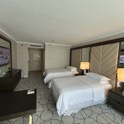 Sheraton Warsaw Hotel - Room with two beds