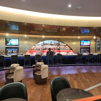 Delta Sky Club - Drink up - Airport Lounges Near Me - Saint Paul, Minnesota Delta Sky Club - Drink up - Airport Lounges Near Me - Saint Paul, Minnesota