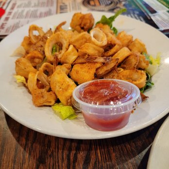 Fatty’s Taphouse - Calamari - look at how thin they are!  You can even see that they're over-fried. - Seafood Near Me - Stafford, Virginia