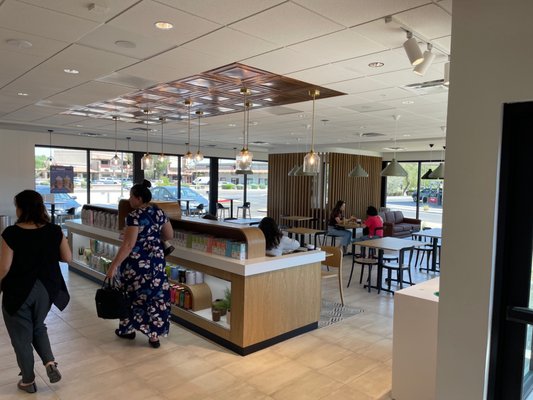 The Coffee Bean & Tea Leaf by null