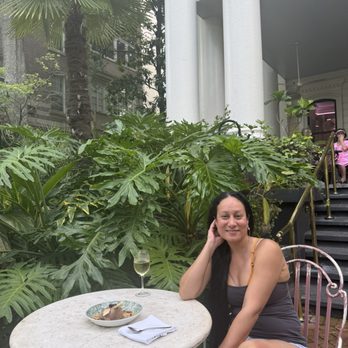 Columns - Terrace - Hotels Near Me - New Orleans, Louisiana