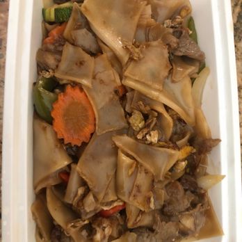 Thai Kitchen 4 - Beef Drunken Noodle Lunch - Thai Near Me - Southington, Connecticut Thai Kitchen 4 - Beef Drunken Noodle Lunch - Thai Near Me - Southington, Connecticut