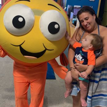 Goldfish Swim School - Logan gets to meet his hero Bubbles - Swimming Lessons/Schools Near Me - Winter Park, Florida Goldfish Swim School - Logan gets to meet his hero Bubbles - Swimming Lessons/Schools Near Me - Winter Park, Florida