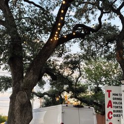 Tacos El Dany - Outside